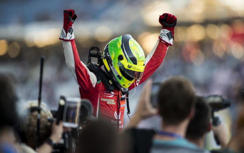 mick schumacher re.jpg