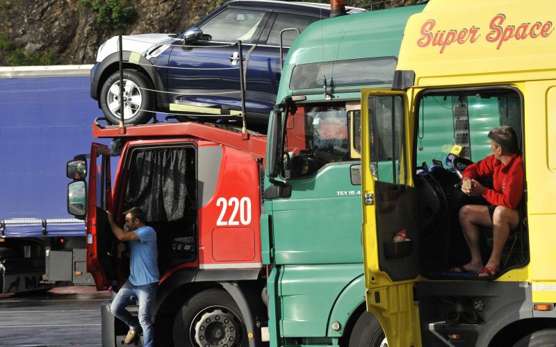 počivališče, ravbarkomanda, tovornjakarji.jpg