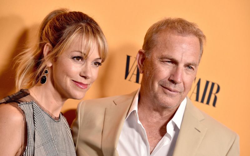 kevin costner in christine baumgartner.jpg