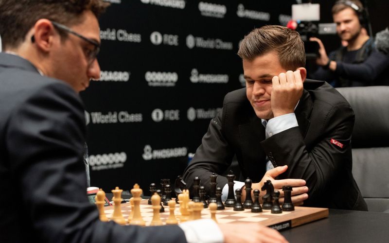 Caruana Carlsen.jpg