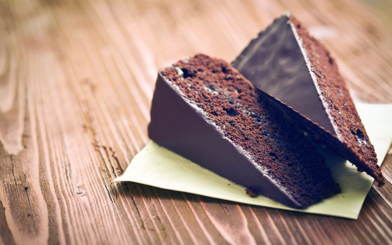 LCHF Sacher torta.jpg