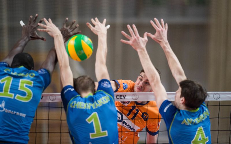ach volley.jpg