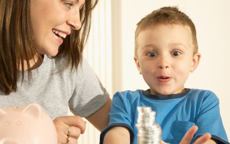 denar, otrok, družina, prejemki.jpg