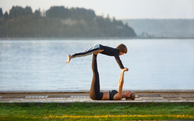 joga mamica in sinček recreation-yoga-meduza-beach-mum-kid-portoroz.jpg