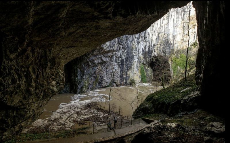 škocjanske jame, narasla reka.jpg