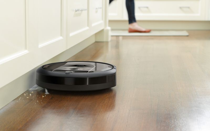 Roomba i7_Edge Sweeping.jpg