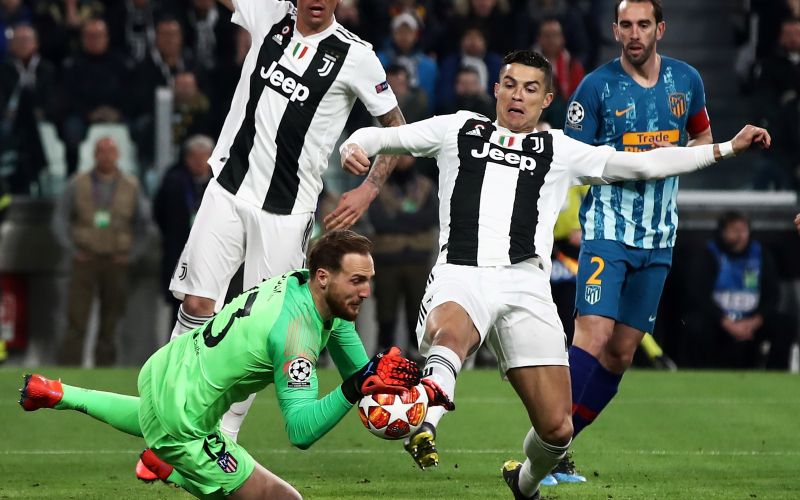 jan oblak ronaldo.jpg