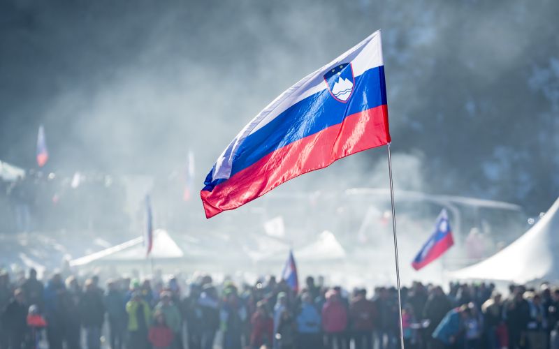 planica slovenija slovenska trobojnica.jpg