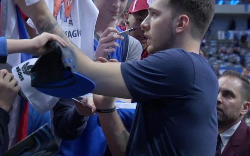 Luka+Doncic+Fans.jpg