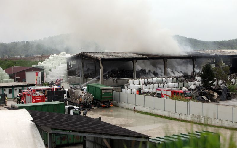 komenda, predelava odpadkov, požar, suhadole