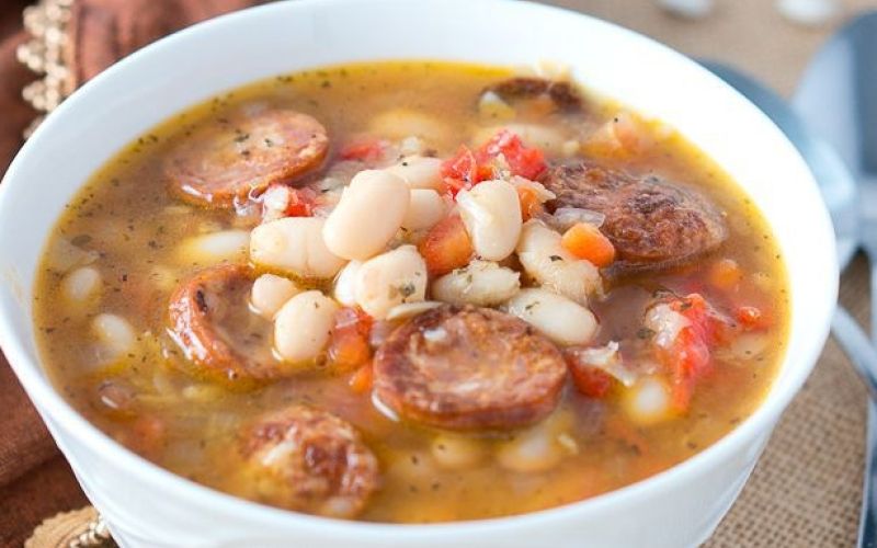 enolnočnica 1480973421-hearty-white-bean-soup-with-sausage-2.jpg