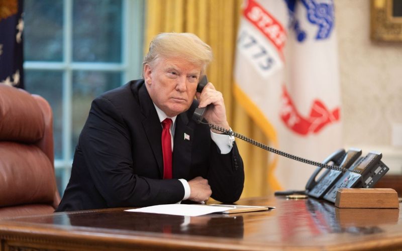 donald trump telefon.jpg