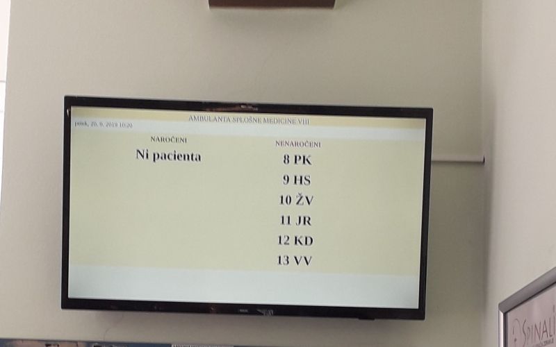 zdravstveni-dom-trbovlje, čakalnica, vrstomat