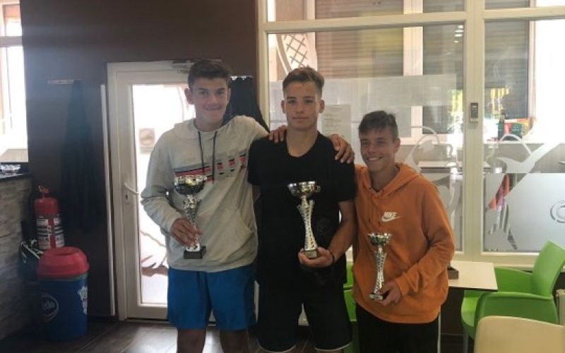 238-17-tenis 2.jpg