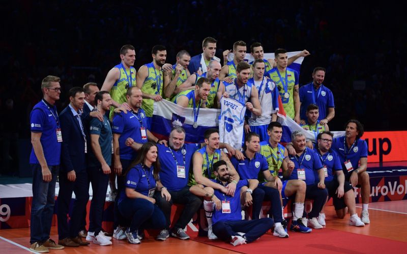 odbojka slovenija pariz finale srebro m24 01.JPG