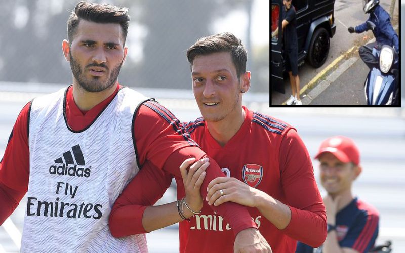 kolasinac ozil.jpg