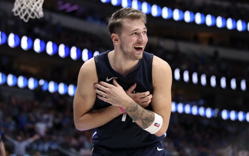 luka doncic dallas 3 re.jpg