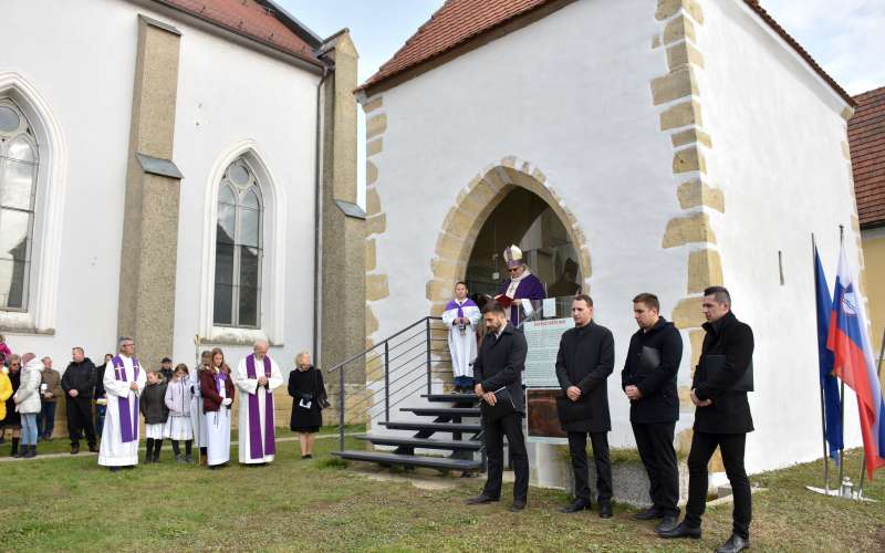 kapela-sv.-ane, spominska-soba, dr.-matija-slavič