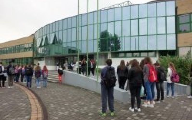 ekonomska_in_trgovska_sola_brezice.jpg