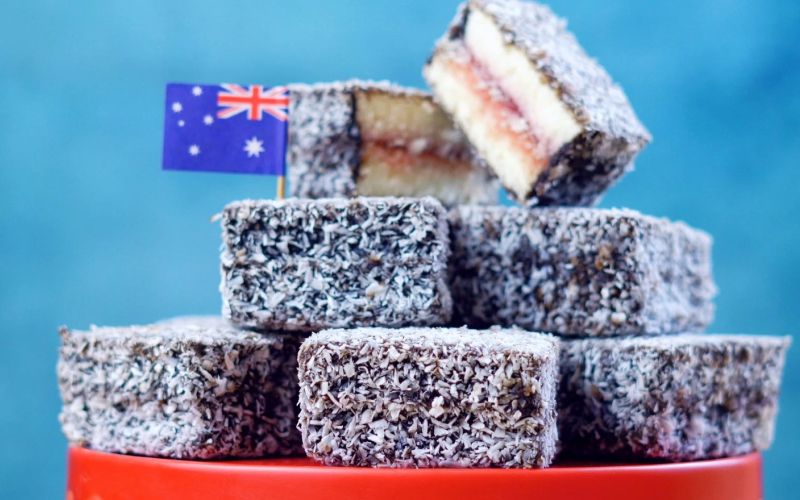 lamington, kokosove kocke s čokolado.jpg