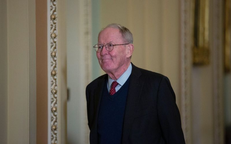 Lamar Alexander.jpg