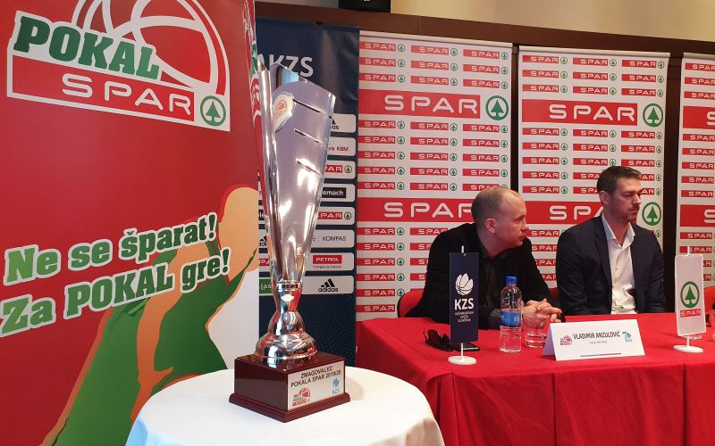 novinarska_konferenca_pokal_spar.jpg