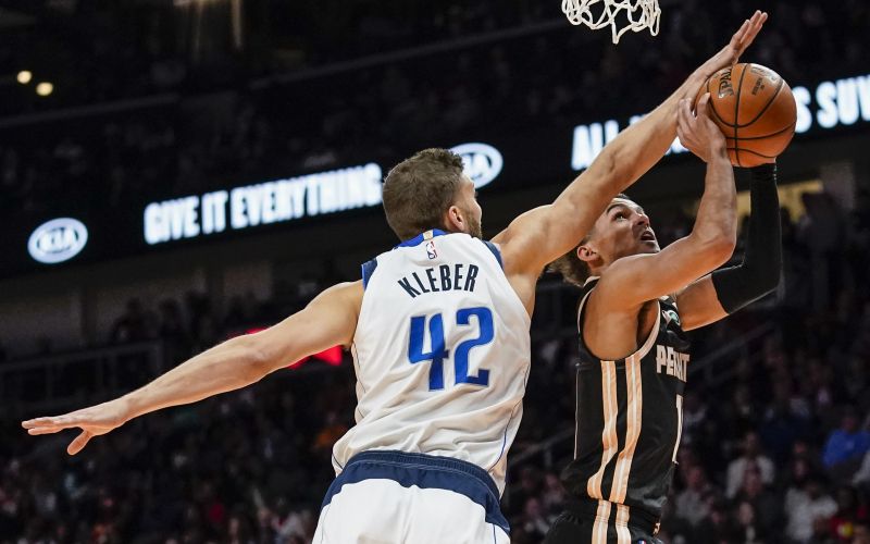 trae young maxi kleber dallas atlanta re.jpg