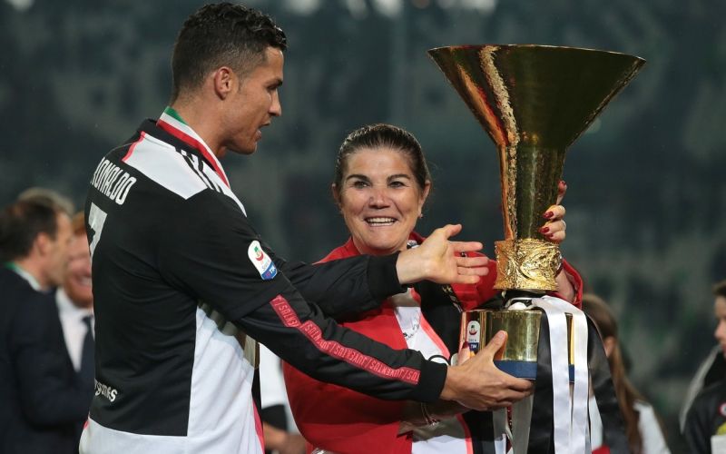 cristiano ronaldo mama dolores pm.jpg