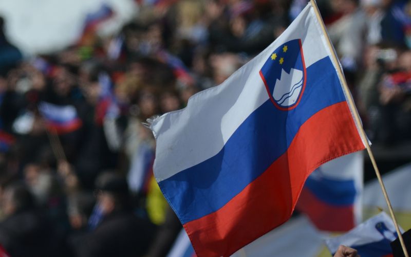 slovenija zastava.jpg