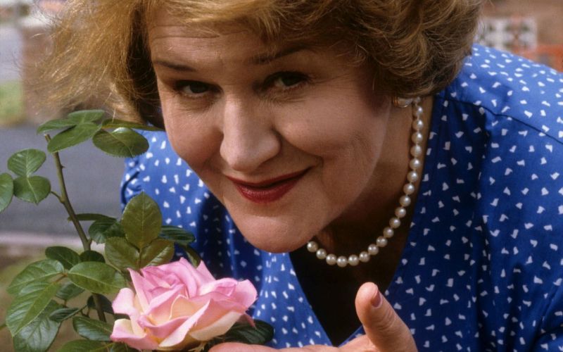 Patricia Routledge kot 'fina gospa' Hyacinth Bucket. Serijo, ki je pustila izjemen pečat med gledalc