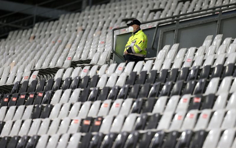 prazna tribuna.JPG