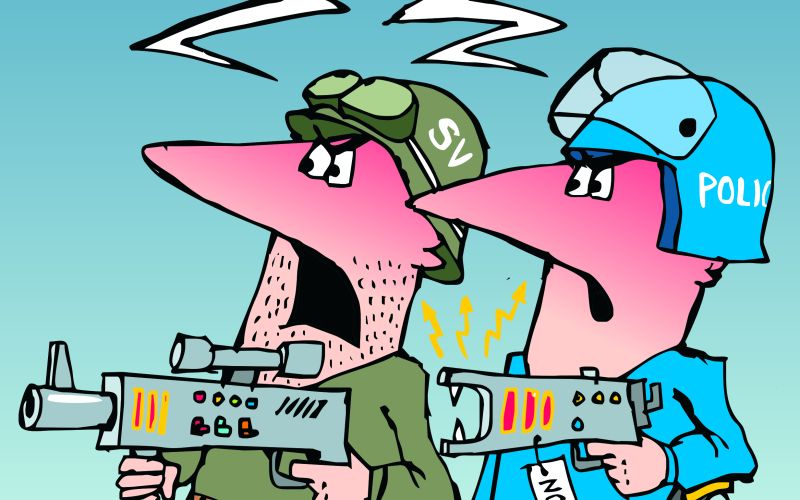Vojski 780 milijonov policiji paralizatorje.JPG