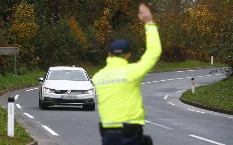 slovenska-policija, nadzor, kontrola, občinska-meja, koronavirus, covid-19