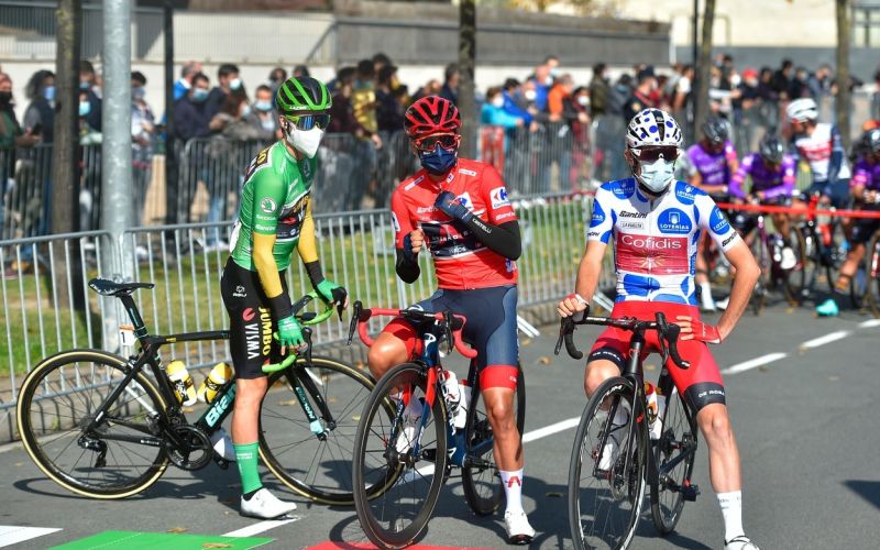 carapaz roglic.jpg