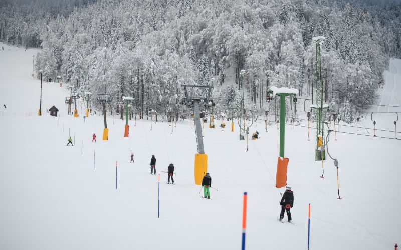 kranjska-gora, sneg, sneženje, smučanje, žičnica, kekec, mojca