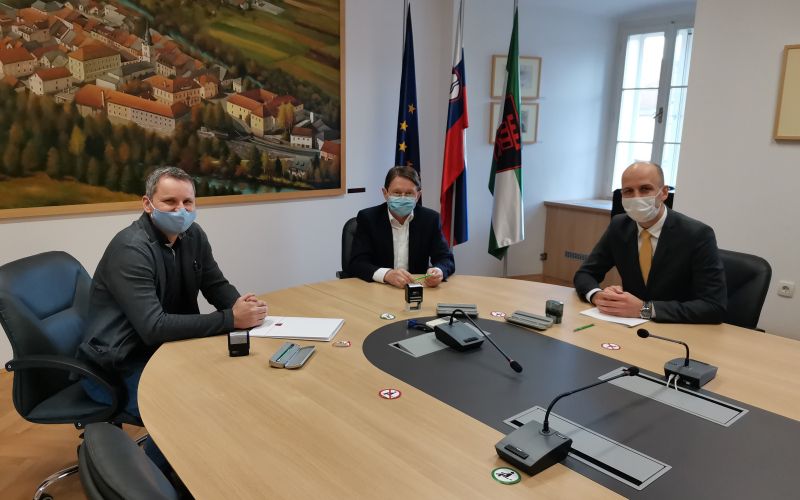 pogodba_kavsek_gosenca.jpg