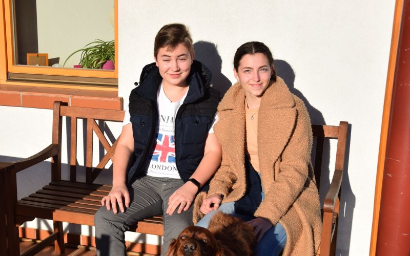 Mali šef Slovenije, Miha Horvat, Vika Magdič