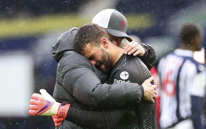klopp alisson 21 pm.jpg