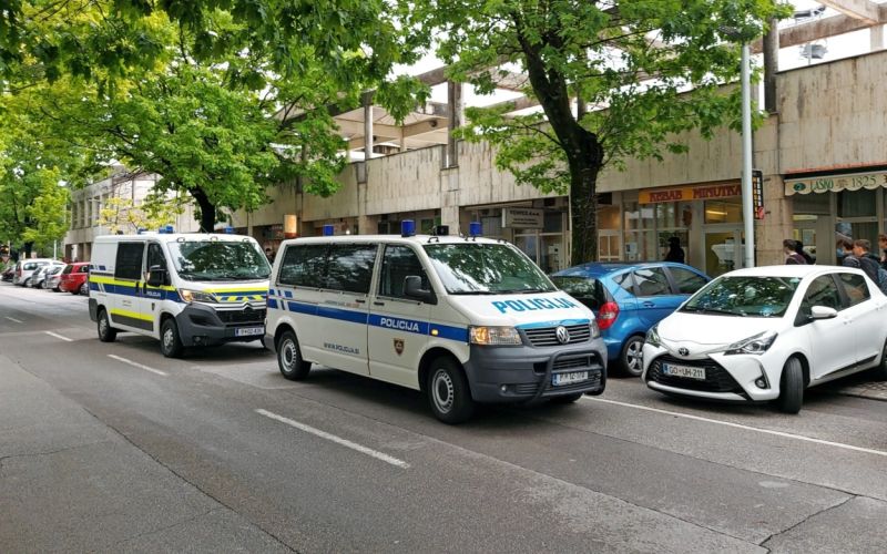 nova gorica, slovenska policija, hišne preiskave, 25. 5. 2021