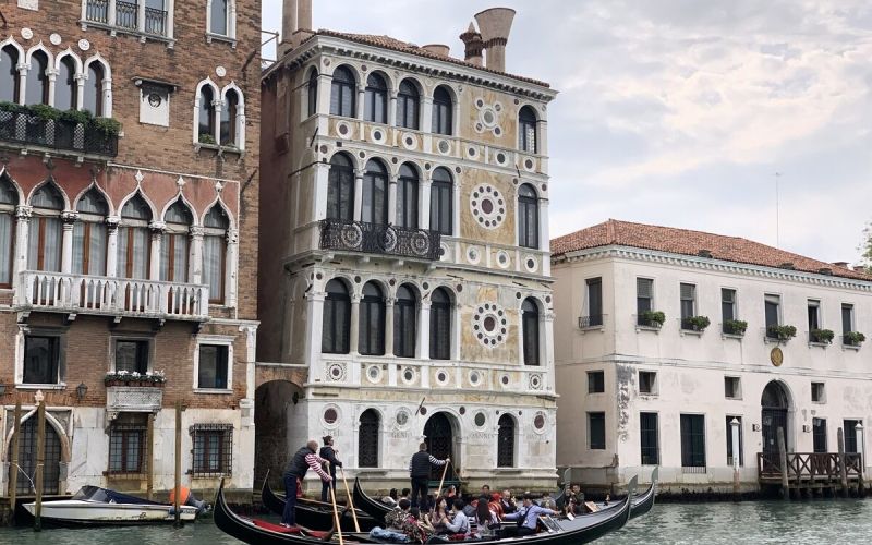 Palazzo Dario Atlas Obscura.jpeg