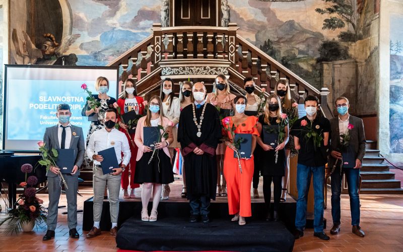 adiplomanti_univerzitetnega_in_magistrskega_tudijskega_programa_turizem.jpg