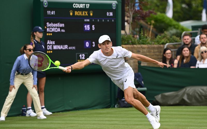 DE MINAUR.jpg