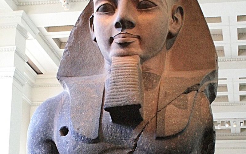 Ramzes II spomenik Wikipedia.jpg