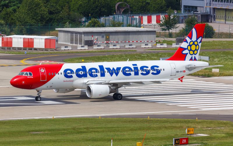 Edelweiss air, Airbus A320, letalo