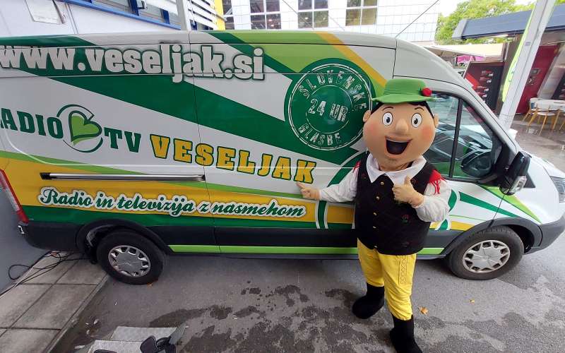 Veselko je razveseljeval obiskovalce sejma.jpg