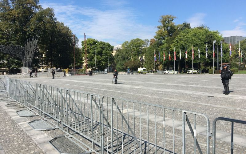 ograjen trg republike, 29.9.jpg