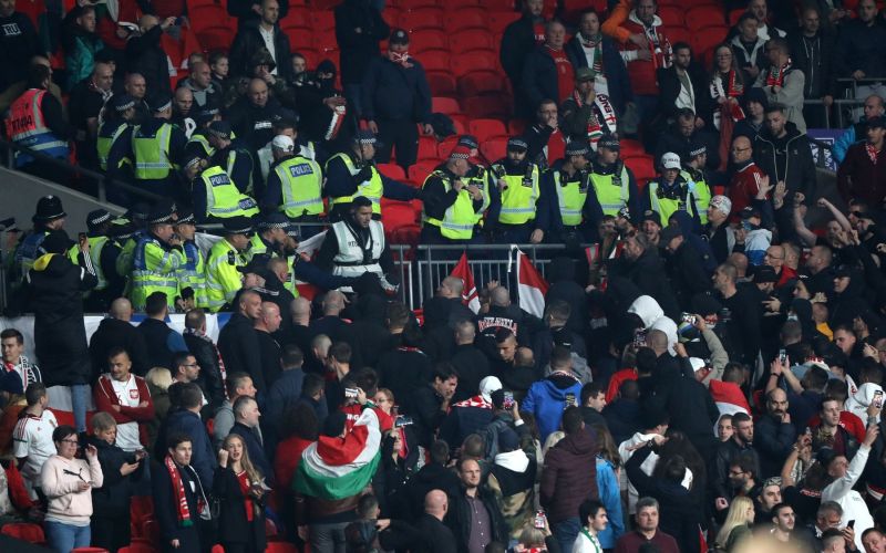 wembley navijaci.jpg