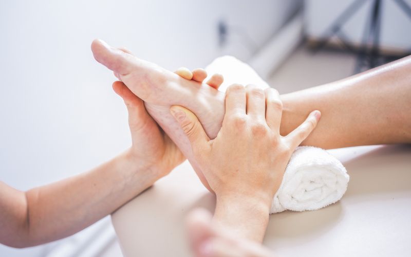 masaža, krči v nogah