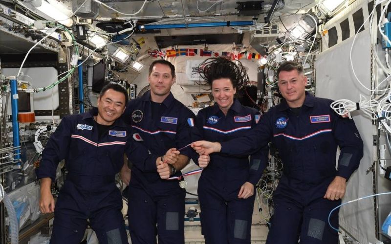 ISS crew nasa gov.jpeg