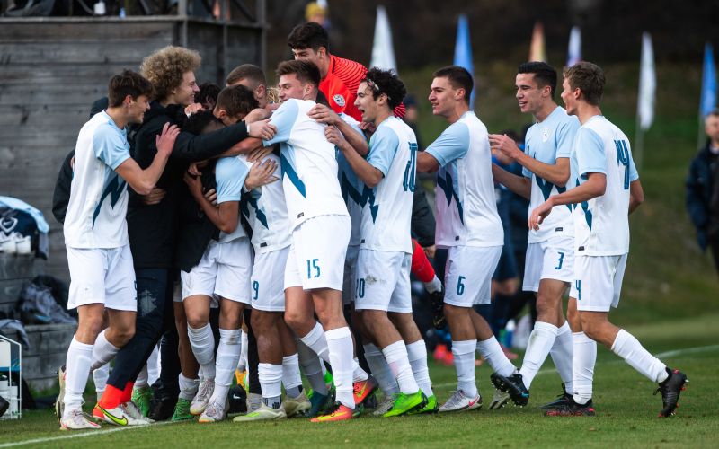 slovenija u-18 dj.jpg